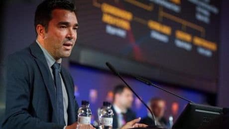 Reunión de la cúpula directiva con Deco en las oficinas del Barça