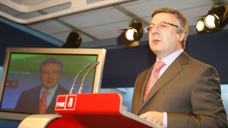 La República de los Tonnntos: La larga lista de socialistas que se inventaron licenciaturas en sus currículums