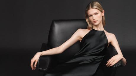 Zara celebra su 50 aniversario con un vídeo exclusivo, 50 modelos y la reapertura de su primera tienda