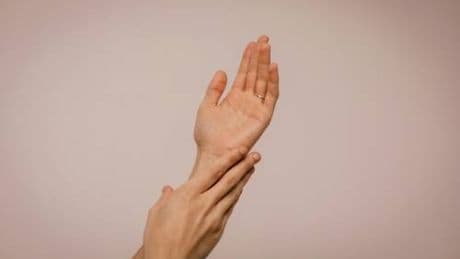 I cinque segnali della pelle che dicono che soffri di ansia