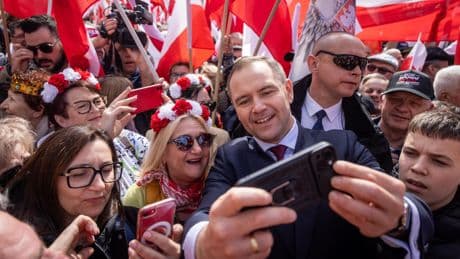 En Pologne, le PiS tente de combler son retard avant la présidentielle