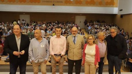 La izquierda homenajea a Anguita con un aviso: "No vamos a permitir que por egoísmo político dejemos paso al autoritarismo"