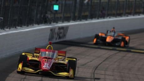 La suerte del campeón acompaña a Álex Palou y conquista la segunda carrera en Iowa de la Indycar
