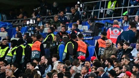 Fallece un aficionado tras caer desde la grada durante la final de la Nations League