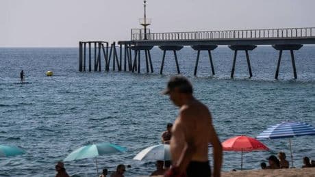 Albiol denuncia la falta de infraestructuras que ha obligado a cerrar las playas de Badalona: "En 11 años no se ha construido nada"