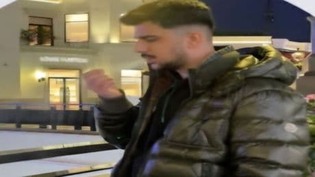 Yoldan geçerken kör kurşunun hedefi oldu; 21 yaşındaki Aziz hayatını kaybetti