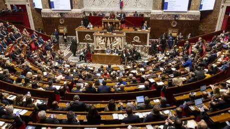 Utilisation illicite de frais de mandat : les députés Kerbrat (LFI) et Engrand (RN) exclus 15 jours de l’Assemblée nationale
