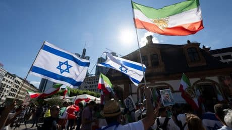 Demonstrationen: Protest gegen iranisches Regime in Frankfurt