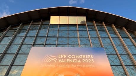 «Pays tiers sûrs» : les droites européennes parient sur l’efficacité d’un nouveau règlement pour expulser les étrangers illégaux