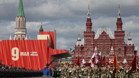 A Moscou, Vladimir Poutine célèbre les 80 ans de la victoire contre l’Allemagne nazie en grande pompe