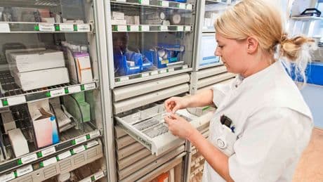 Zorgwaakhond twijfelt of verzekeraars hun best doen om medicijntekort tegen te gaan: start onderzoek