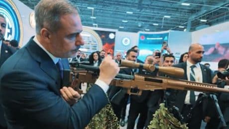 Suriye'ye harekat sinyali veren Bakan Fidan'dan olay görüntü
