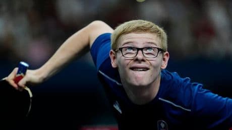 Félix Lebrun, accrocheur, et Simon Gauzy, brillant, qualifiés pour les huitièmes de finale des Mondiaux de tennis de table