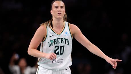 Sabrina Ionescu’s last-second block saves Liberty in narrow win over Sun as Breanna Stewart returns