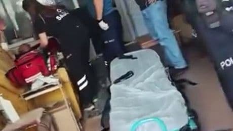 16 yaşındaki çocuk annesini rahatsız eden kişiyi bıçakladı