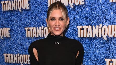 Strictly star Ashley Roberts suffers painful injury after falling down stairs