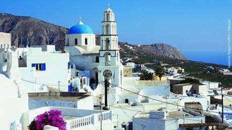 Fewer crowds and quiet hotels – why now is the best time to visit Santorini