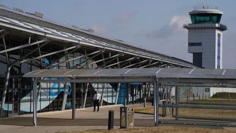 Medien: Vier Tote bei Flugzeugabsturz nahe London
