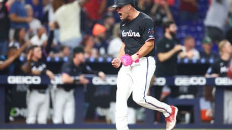 Yankees’ new deadline pieces blow lead in bizarre, crushing loss to Marlins