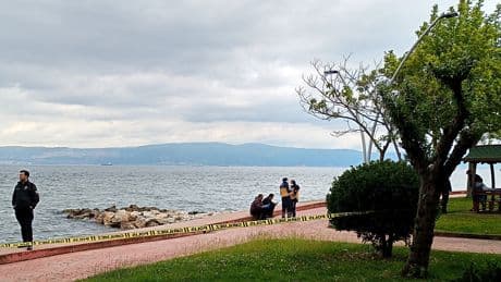 Kocaeli'de kayalıklarda erkek cesedi bulundu