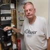 Met oude draaischijfmeter blijft salderen mogelijk: ‘Ik probeer ’m zo lang mogelijk te houden’