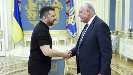 LIVE | Zelenski bespreekt sancties tegen Rusland met Amerikaanse topgezant: ’Dwingen tot echte onderhandelingen’