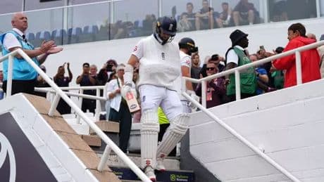 India beat England in dramatic series finale after Chris Woakes bats in SLING