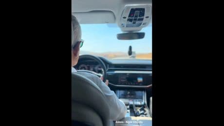 Le ministre des Transports turc se filme sur une autoroute à 225 km/h