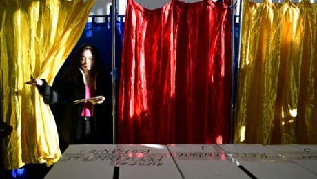 Présidentielle en Roumanie: l’extrême droite favorite