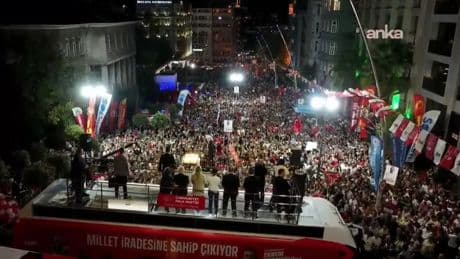 Millet İradesine Sahip Çıkıyor mitingi Beyoğlu'nda: İktidar seçim, millet geçim derdinde