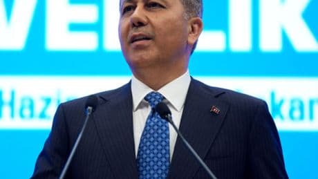 Yerlikaya açıkladı! 1.1 milyar TL'lik yasa dışı bahis hareketine darbe!