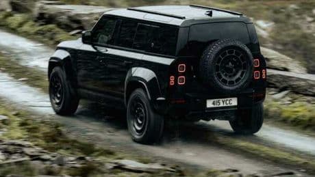Land Rover a Goodwood, anche la potente Defender Octa diventa Black