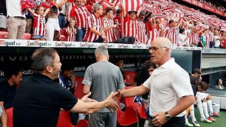 Valverde y Aspiazu intercambian los papeles: uno a la grada, el otro al campo