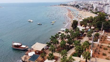 Mersin ve Hatay'da deniz de hava kadar sıcak!