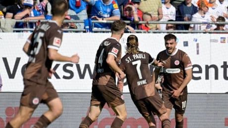 Last-Minute-Jubel in Kiel – St. Pauli macht riesigen Schritt Richtung Klassenerhalt