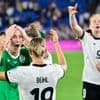 Nach Sieg im Elfmeterschießen: „Krass, unglaublich, mega“: Fußballerinnen feiern Berger