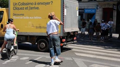 En direct, canicule : 16 départements en vigilance rouge mardi, des restrictions de circulation en Ile-de-France