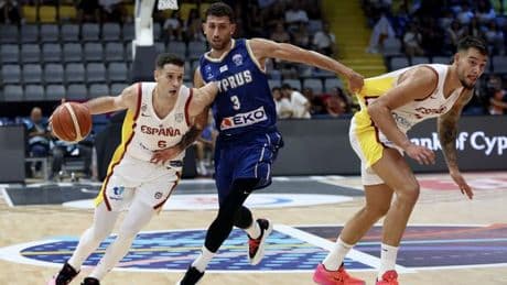 España arrolla liderada por Willy y confirma su mejoría en el Eurobasket
