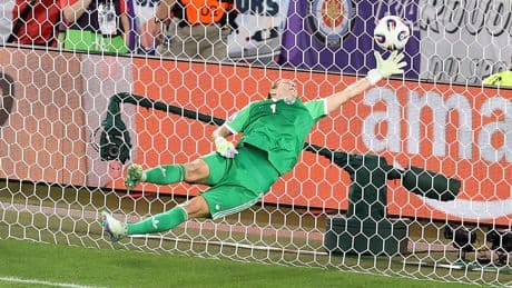 How cancer survivor Ann-Katrin Berger rescued Germany with the save of Euro 2025