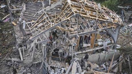 "Bunker buster Mop". Le 14 super-bombe nella pioggia di fuoco