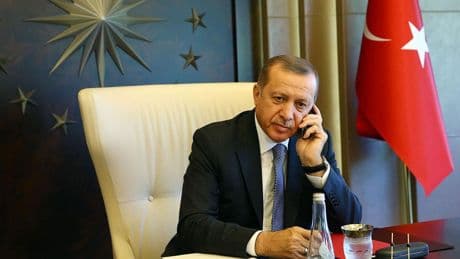 Cumhurbaşkanı Erdoğan'dan A Milli Futbol Takımı'na tebrik telefonu
