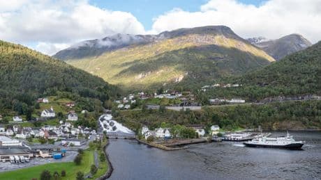 El pueblo europeo visitado por miles de turistas al día podría ser destruido por &quot;el tsunami más alto&quot;