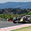 Verstappen kijkt op P9 tegen enorm gat aan, alleen Leclerc haakt aan bij machtige McLaren-coureurs
