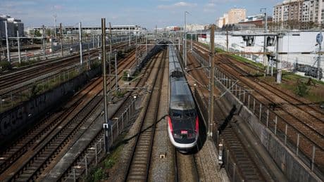 Profits des autoroutes, crédits carbone… Le train cherche désespérément des financements
