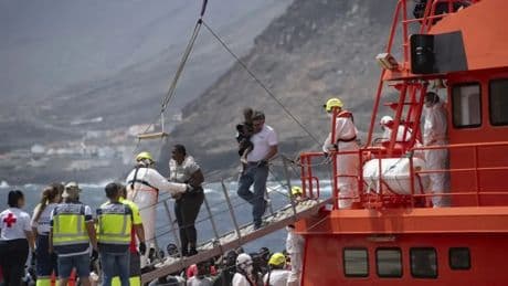 El Gobierno admite en el Supremo que no ha acogido a ninguno de los mil menores solicitantes de asilo en Canarias | Por PEDRO BUENAVENTURA