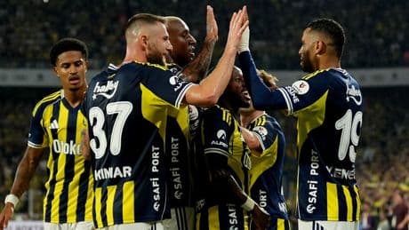 Trabzonspor'u tek golle yıktılar! Sezonun ilk derbi galibiyeti Fenerbahçe'nin