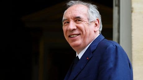 «L’art manqué du compromis : les quatre erreurs de François Bayrou»