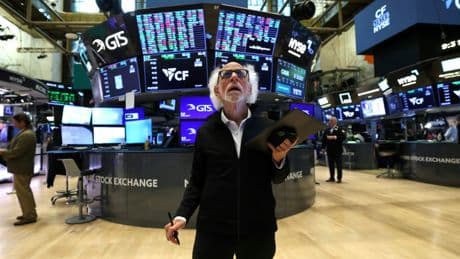 Wall Street clôture à des sommets, renforcée par l’espoir d’une baisse des taux de la Fed