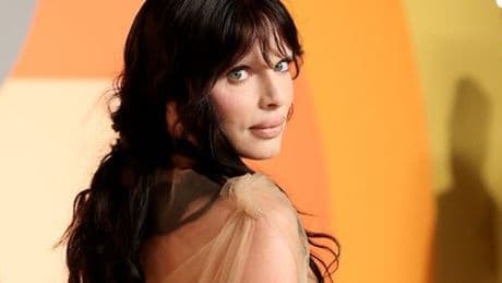 Julia Fox: Schauspielerin bereut ihre Schönheitsoperationen