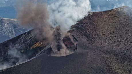 Imágenes del día: un mundo en erupción